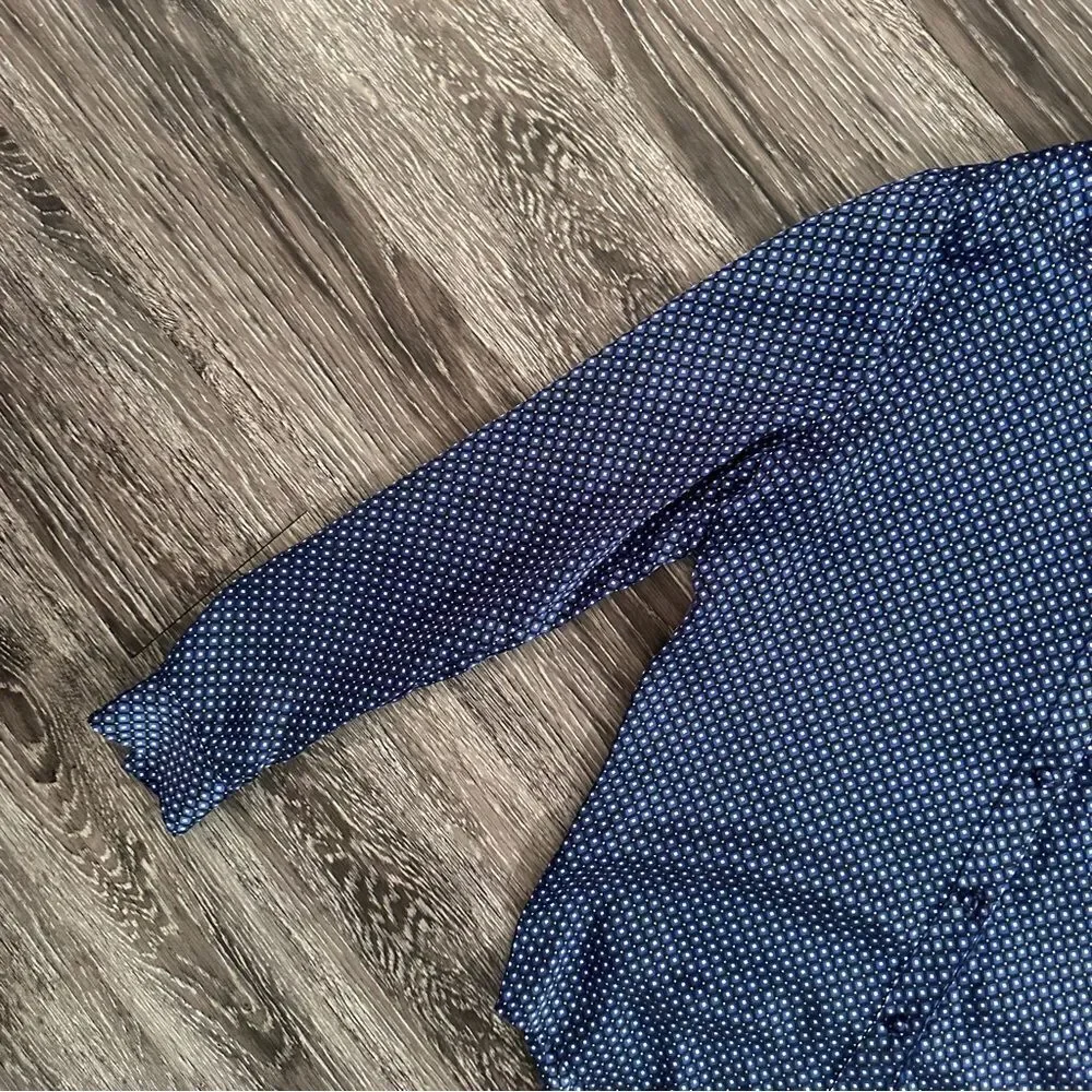 Baldwin Silk Button Down - Picture 3 of 9